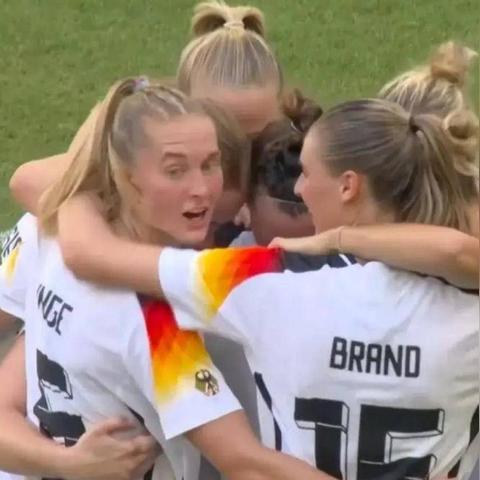 西班牙vs德国，两种足球哲学的终极碰撞，谁将笑到最后？