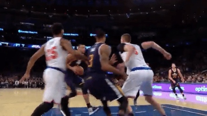 一张动图引发的风暴，快船老板的瞬间如何改变NBA格局